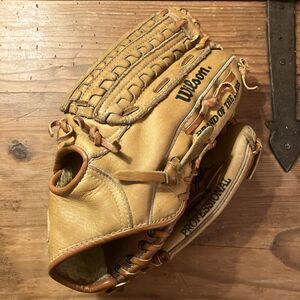 Wilson Tommy John Pro Model 11.5" Baseball Glove A2320 RHT - American Cowhide